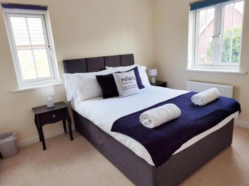 Lakeside-Dakota 3bed house 2bath parking M27 J5 Southampton Airport sleeps 6 - image 11