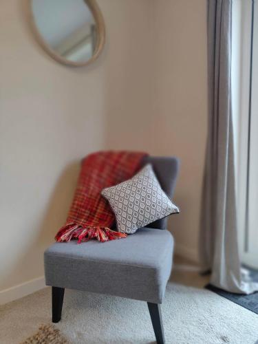 Lakeside-Dakota 3bed house 2bath parking M27 J5 Southampton Airport sleeps 6 - image 3