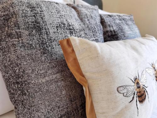 Lakeside-Dakota 3bed house 2bath parking M27 J5 Southampton Airport sleeps 6 - image 10