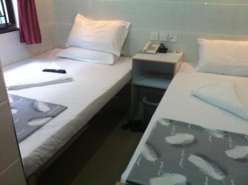 Twin Room image 1