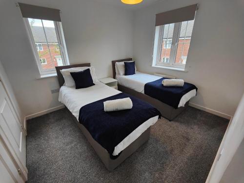 Lakeside-Dakota 3bed house 2bath parking M27 J5 Southampton Airport sleeps 6 - image 6