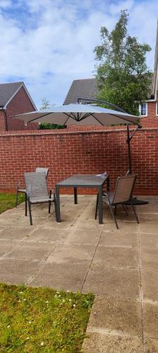 Lakeside-Dakota 3bed house 2bath parking M27 J5 Southampton Airport sleeps 6 - image 8