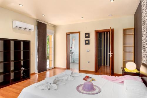 Villa Dorada - Plusholidays - image 14