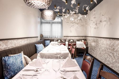 ห้องอาหาร, Hotel & Restaurant Rossli in ชตันส์ชตัด