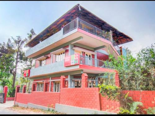 Cheerful stay-coorg