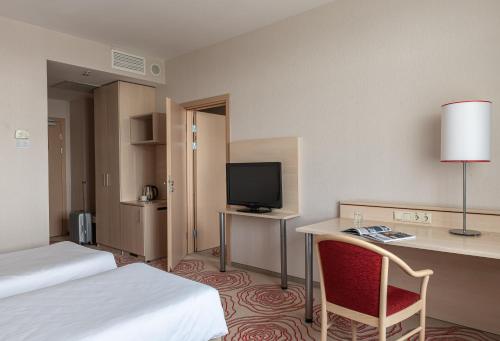 Intourist Kolomenskoye Hotel - image 31