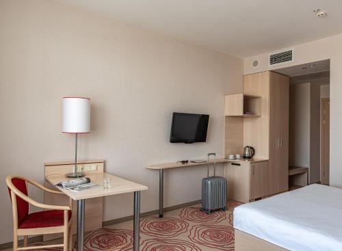 Intourist Kolomenskoye Hotel - image 25