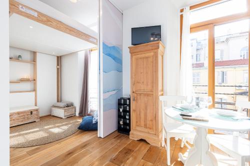1 Bdr Downtown near Place Massena, Nice (fotografie 3)