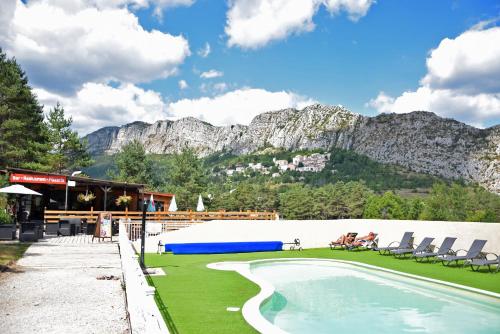 Restorāns, Camping La Pinatelle in Saint-Auban