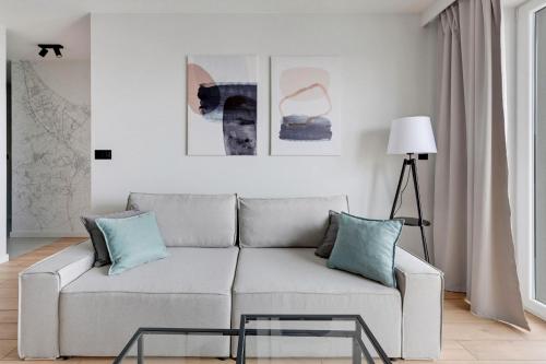 One-Bedroom Apartment image 4
