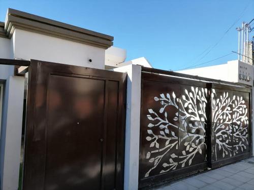 Bejárat, L'Aurora Inn near La Aurora nemzetközi repülőtér