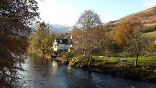 . Orchy Bank House