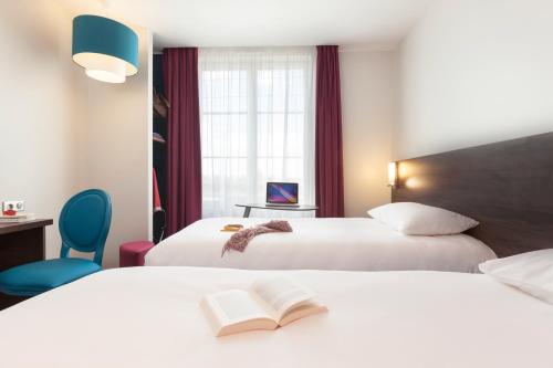 1 double bed, 2 twin beds