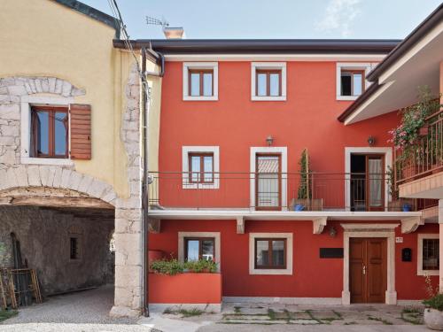 Crocevia - Locanda carsica contemporanea, Pension in Triest