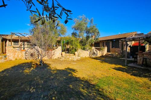  Rio Indio Rural Home with pool in Requena