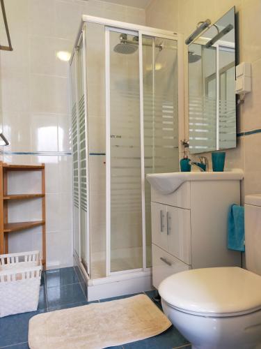 One-Bedroom Apartment image 7