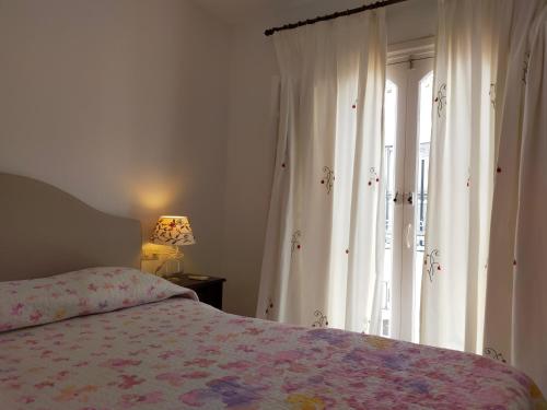 One-Bedroom Apartment image 4