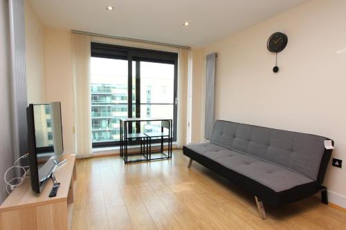 Picture of Lovely 2 Bedroom Apartment With Amazing Views In E14