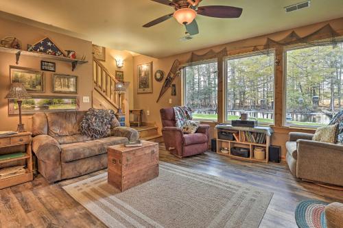 Secluded Birnamwood Cottage w/ Deck & River Views! in Wittenberg (WI)