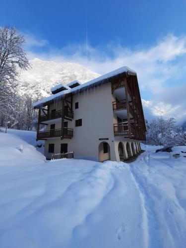Vénosc-Les 2 Alpes , Rez de jardin - Location saisonnière - Les Deux-Alpes