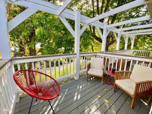 Carriage House Inn - image 3