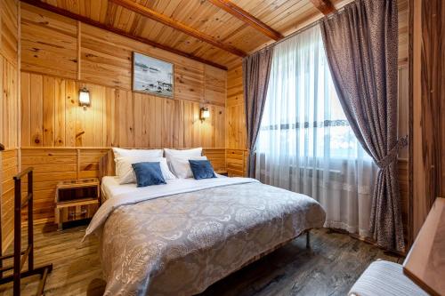 Emerald House in Mykulytsjyn