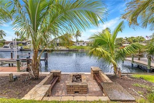 Direct Access Waterfront Villa with Heated Pool & Spa Edgewater Escape Roelens Vacations