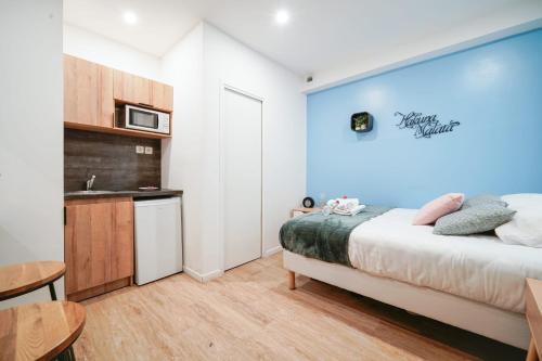 Studio well located between Pigalle Montmartre Opera