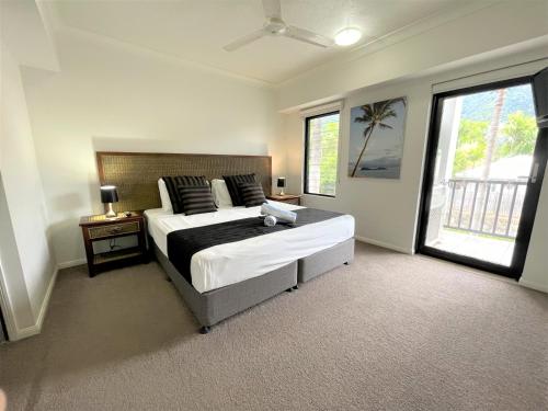 2 OLIVIA STREET APARTMENT