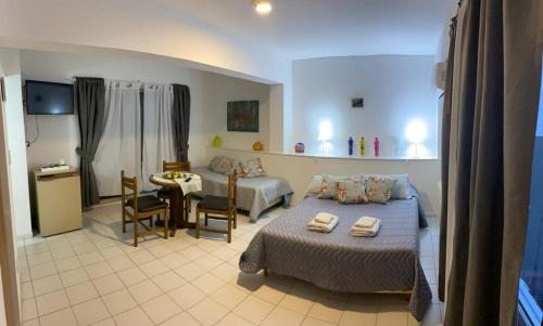 1 double bed, 2 twin beds