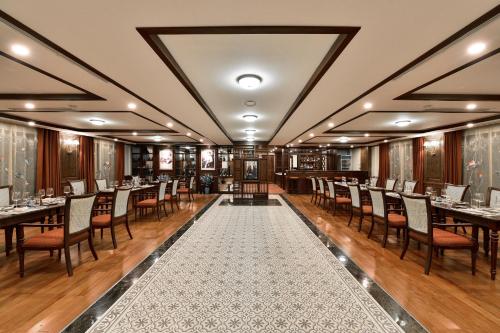 Heritage Cruises Binh Chuan Cat Ba Archipelago - 레스토랑