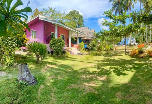 Lee Red House in Ao Phrao