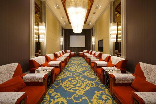 331482174 InterContinental Chengdu Global Center by IHG