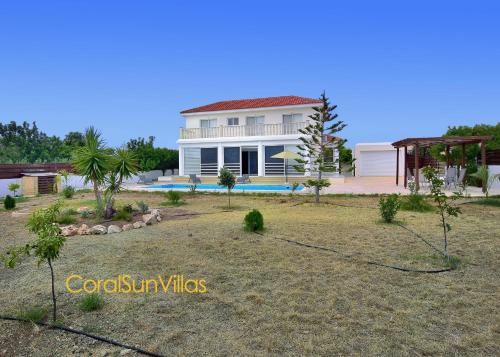 Villa 200m To The Coral Bay Strip, Large Pool, Peyia (photo 3)