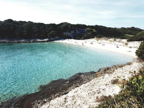 Apartment for 8 people with air conditioning and 2 bathrooms, near Porto Vecchio
