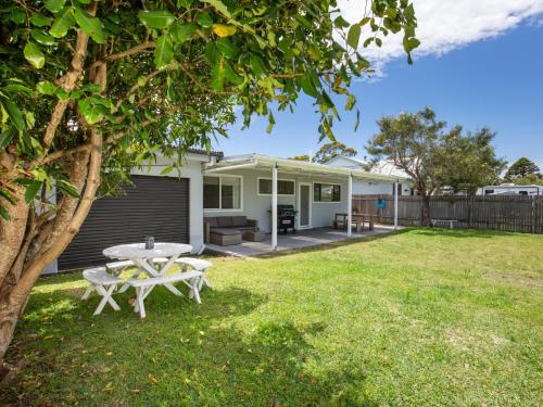 Roskell Retreat - Pet Friendly - 5 Mins Walk to Beach