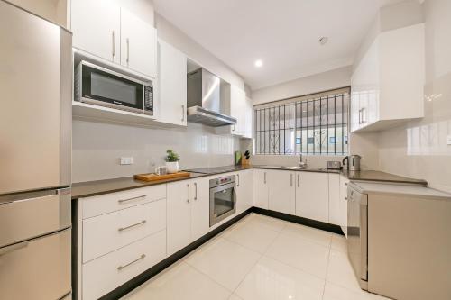 KOZYGURU LEICHHARDT COZY HOLIDAY 3 BED HOME + FREE PARKING-NLE367