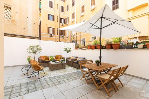 iFlat Monti Elegant Apartment with Terrace, Рим (фото 2)
