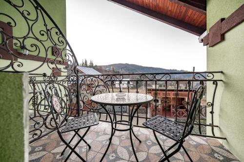 Balkong/terasse, Emerald House in Mykulytsjyn