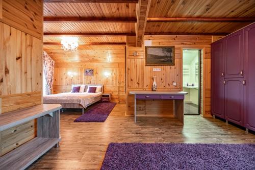 Fasiliteter, Emerald House in Mykulytsjyn