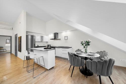 Kaunas Old Town apartment with underground parking 3
