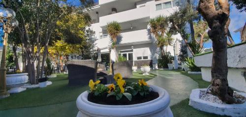 Escala Suites - image 2