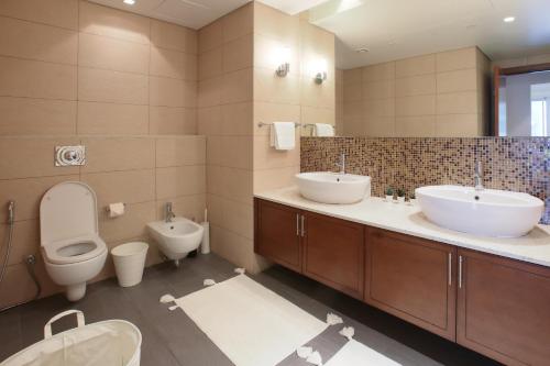 Beautiful flat on Dubai's vibrant Palm Jumeirah.