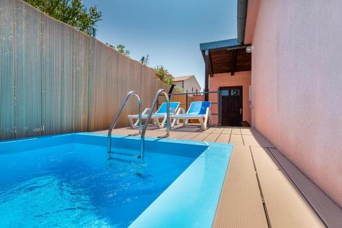 B&B Fažana - Modern Holiday Home with pool & 4 bikes, near center - Bed and Breakfast Fažana