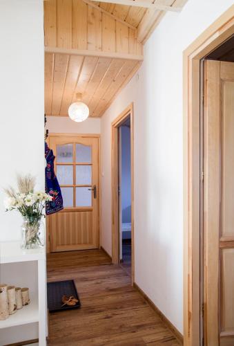 balkon/terras, Miedzy Owcami B&B in Sromowce Nizne