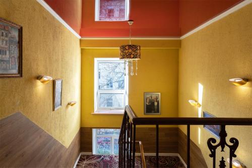Art Avenue - image 13