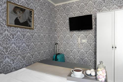 Art Avenue - image 8