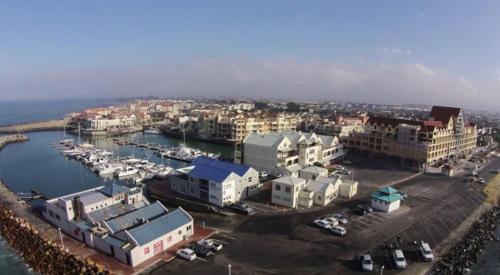 Bay-Side Apartment, Gordon's Bay