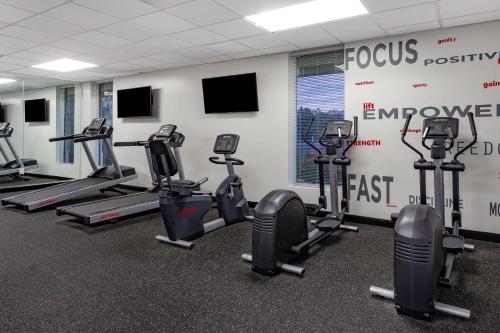 Ramada by Wyndham Hartford North - Bradley Airport in Windsor Locks, USA