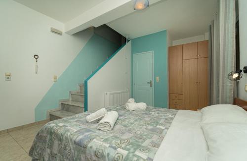 1 double bed, 1 sofa bed